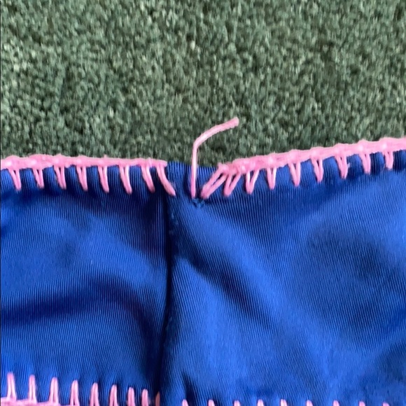 Victoria’s Secret Bikini - Picture 6 of 8